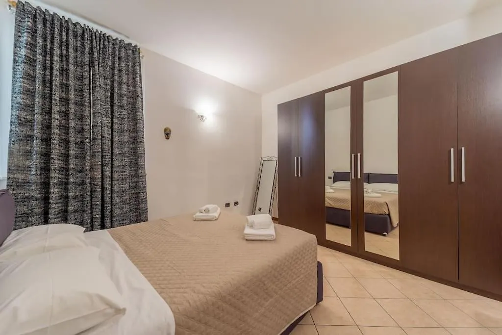 Macbeth: Centro E Fiere Apartment Parma 0*,  Italy